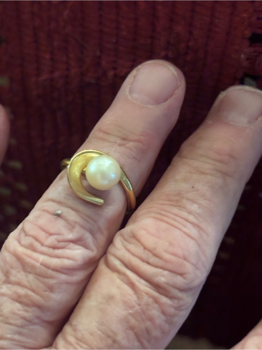 Classic Gold Pearl Swirl Ring - Gold and White